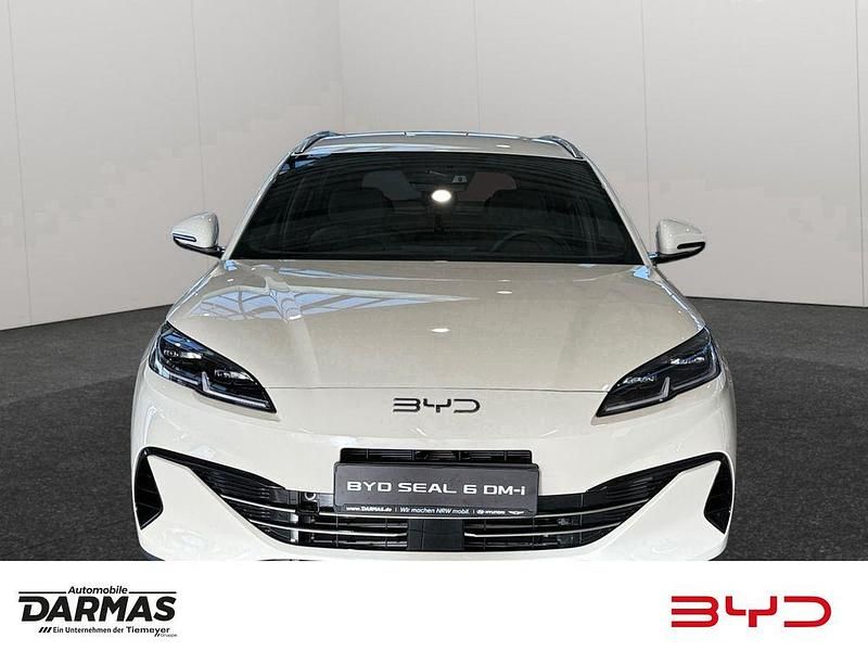 Neu BYD Seal Boost 184 PS (135 kW) 2025 Beige Limousine