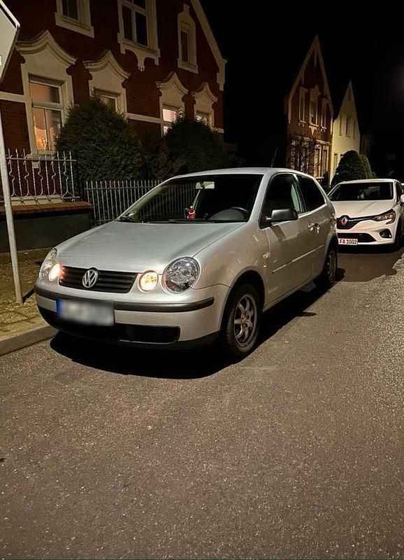Gebraucht VW Polo 63 PS (46 kW) 2003 Silber Kleinwagen