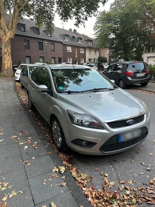 Grau Gebraucht 2009 Ford Focus Kleinwagen | 1.600 € (Guter Preis) - Bild 1/4
