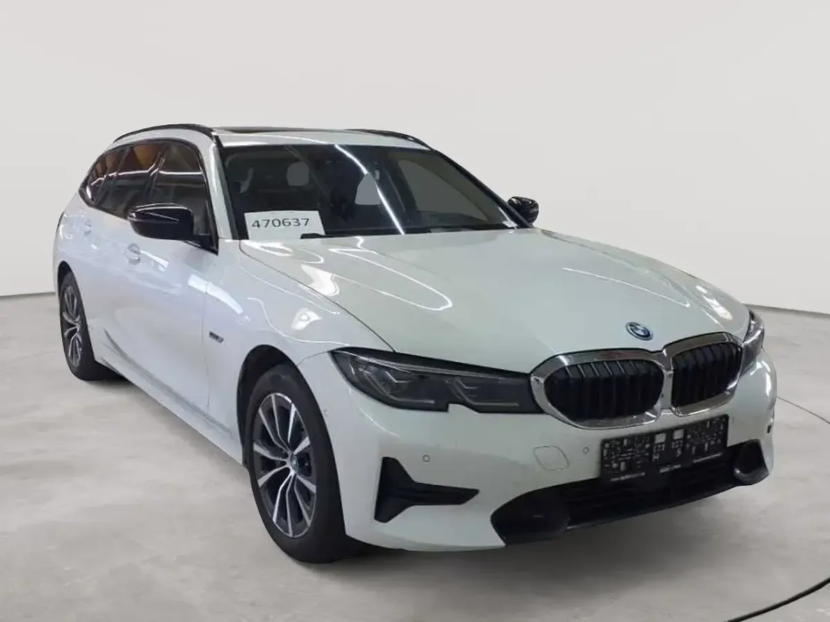 Gebraucht BMW 330 Sport Line 184 PS (135 kW) 2022 Kombi