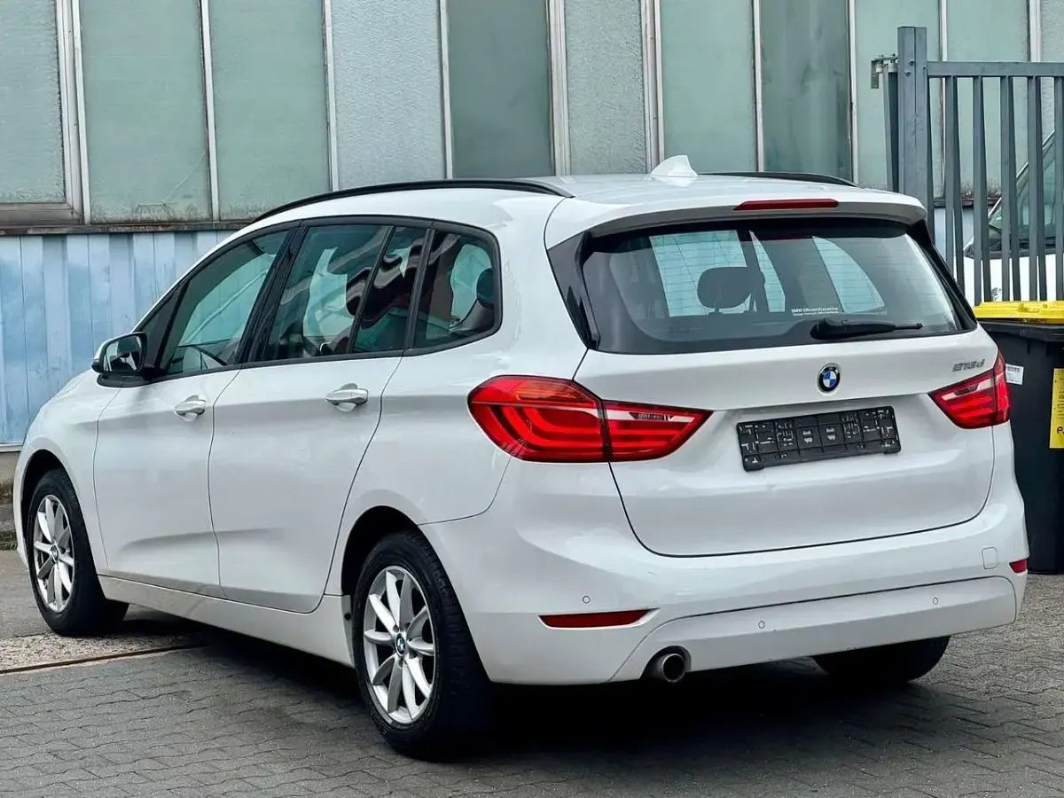 Gebraucht BMW 218 Advantage 150 PS (110 kW) 2015 Alpinweiss iii Kombi