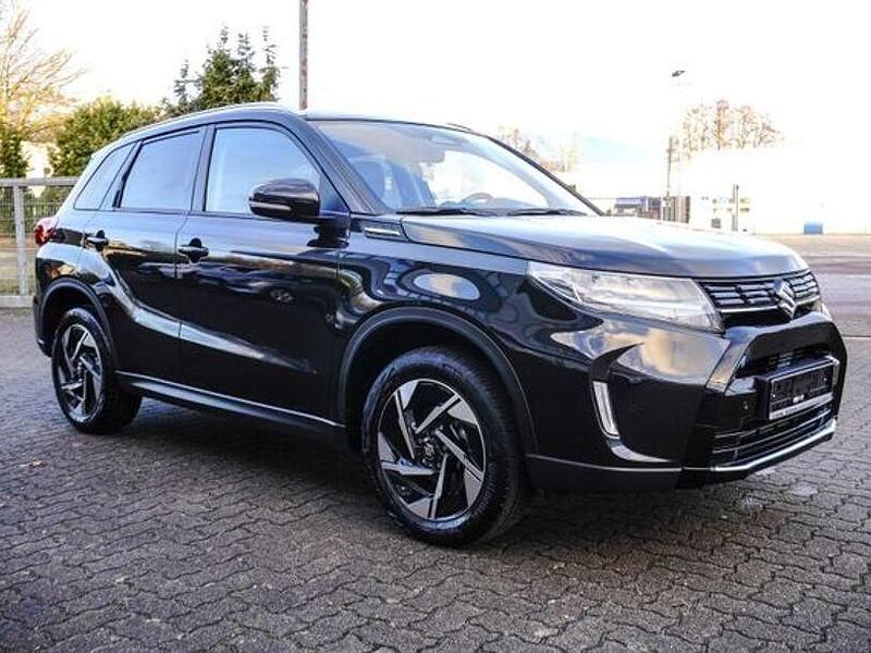 Andere Gebraucht 2024 Suzuki Vitara Limousine | 21.990 € (Fairer Preis) - Bild 1/4