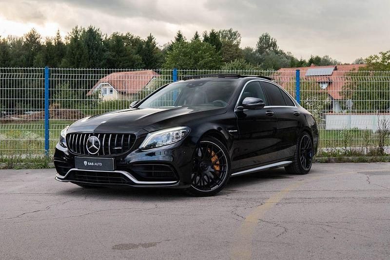 Schwarz Gebraucht 2021 Mercedes C63 AMG AMG Limousine | 57.500 € (Teuer) - Bild 1/4