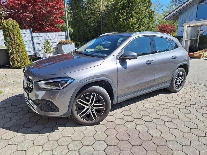 Gebraucht Mercedes GLA250 160 PS (117 kW) 2023 Grau SUV