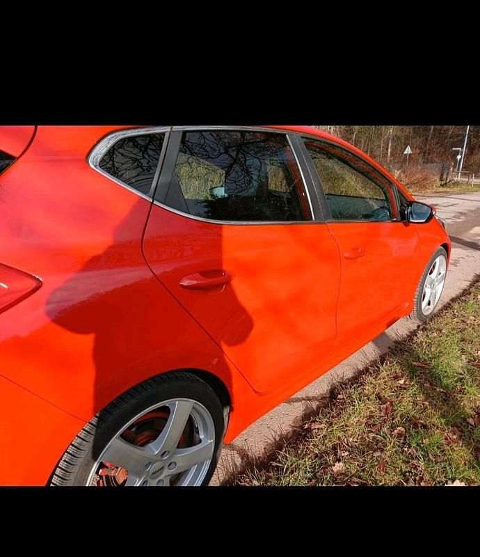 Gebraucht Kia Ceed 204 PS (150 kW) 2016 Rot Kleinwagen