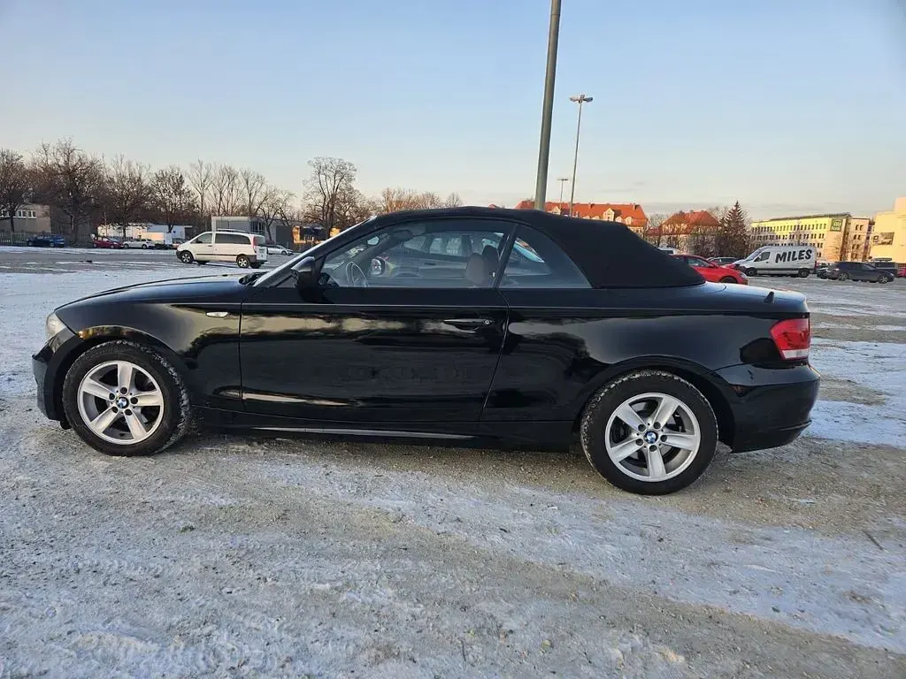 Gebraucht BMW 118 Cabriolet Sport Line 143 PS (105 kW) 2012 Schwarz Cabrio