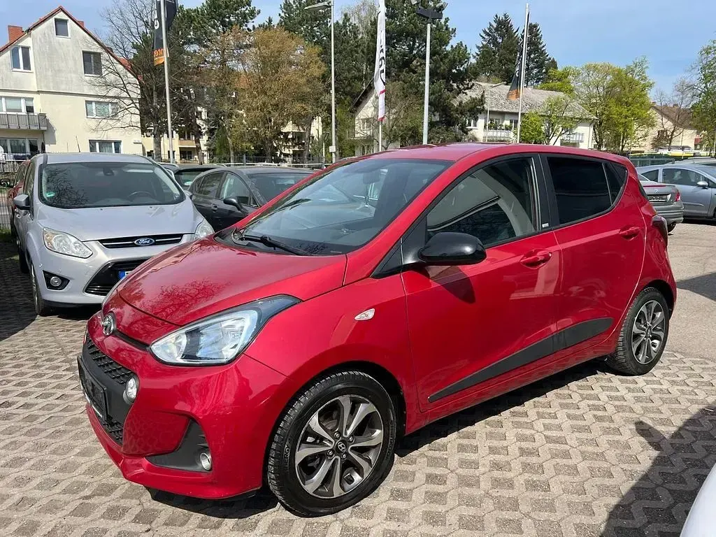 Gebraucht Hyundai i10 Passion Plus 67 PS (49 kW) 2018 Rot Kleinwagen
