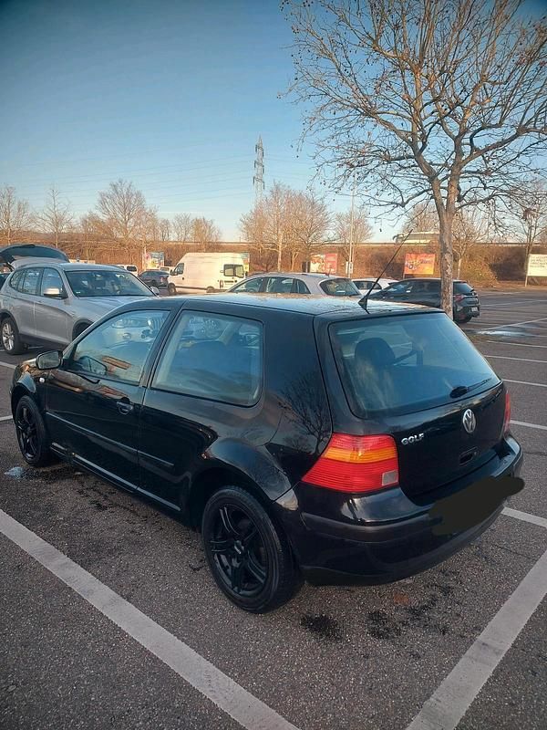 Gebraucht VW Golf IV 75 PS (55 kW) 2002 Schwarz Kleinwagen