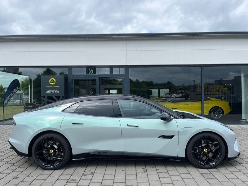 Neu Lotus Emeya 450 kW (612 PS) 2025 Boreal grey metallic Kleinwagen