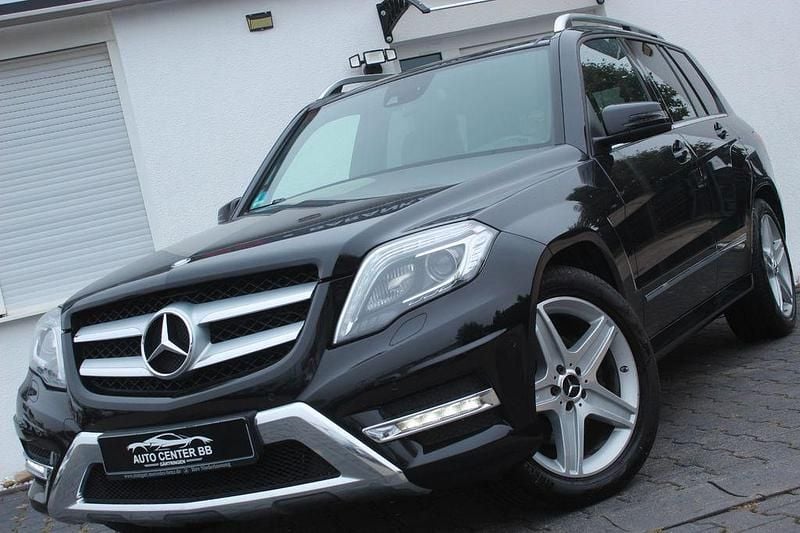 Schwarz Gebraucht 2015 Mercedes GLK250 AMG SUV | 17.500 € (Fairer Preis) - Bild 1/4
