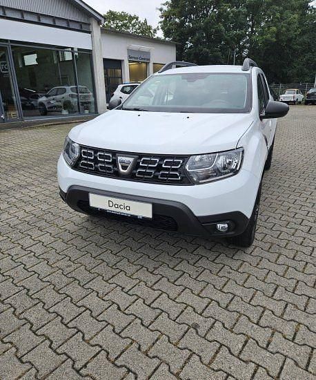 Gebraucht Dacia Duster Comfort 114 PS (83 kW) 2018 Gletscherweiss SUV