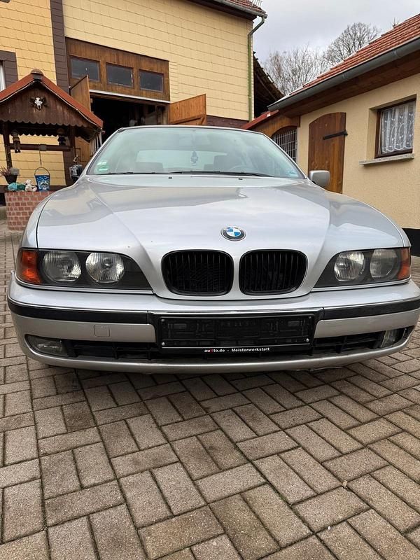 Silber Gebraucht 1999 BMW 523 Limousine | 4.500 € (Fairer Preis) - Bild 1/4