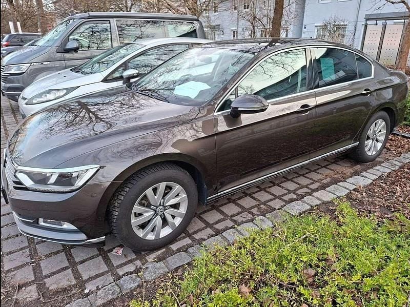 Gebraucht VW Passat Highline 150 PS (110 kW) 2016 Limousine