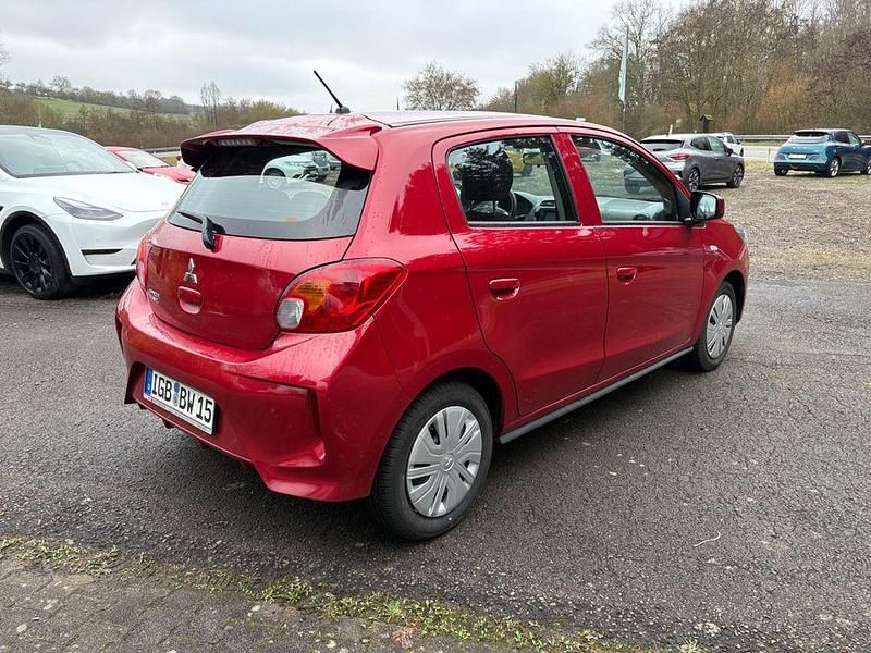 Second-hand Mitsubishi Space Star Select 71 CP (52 kW) 2025 Roșu Hatchback