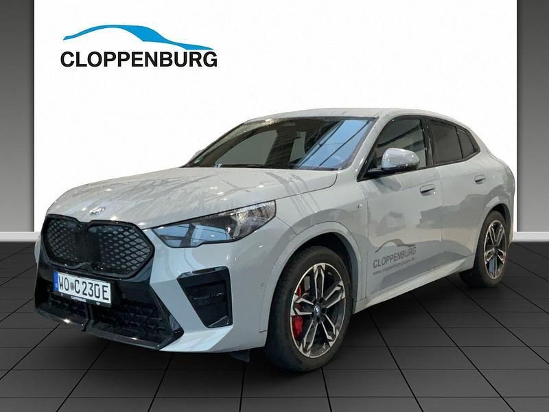 Grau Gebraucht 2024 BMW iX2 Performance SUV | 43.900 € (Fairer Preis) - Bild 1/4