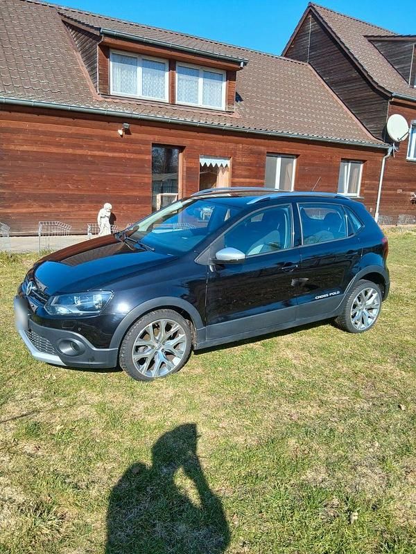 Gebraucht VW Polo Sound 90 PS (66 kW) 2016 Schwarz Kleinwagen