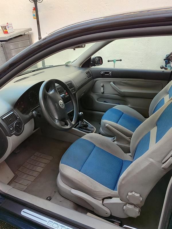 Gebraucht VW Golf IV 75 PS (55 kW) 2000 Blau Kleinwagen