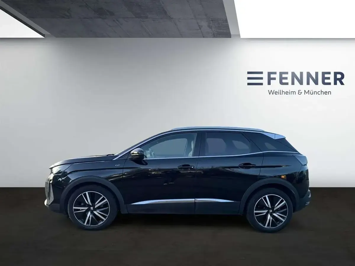 Gebraucht Peugeot 3008 131 PS (96 kW) 2023 Lackierung schwarz perla nera/metallic klarlack SUV