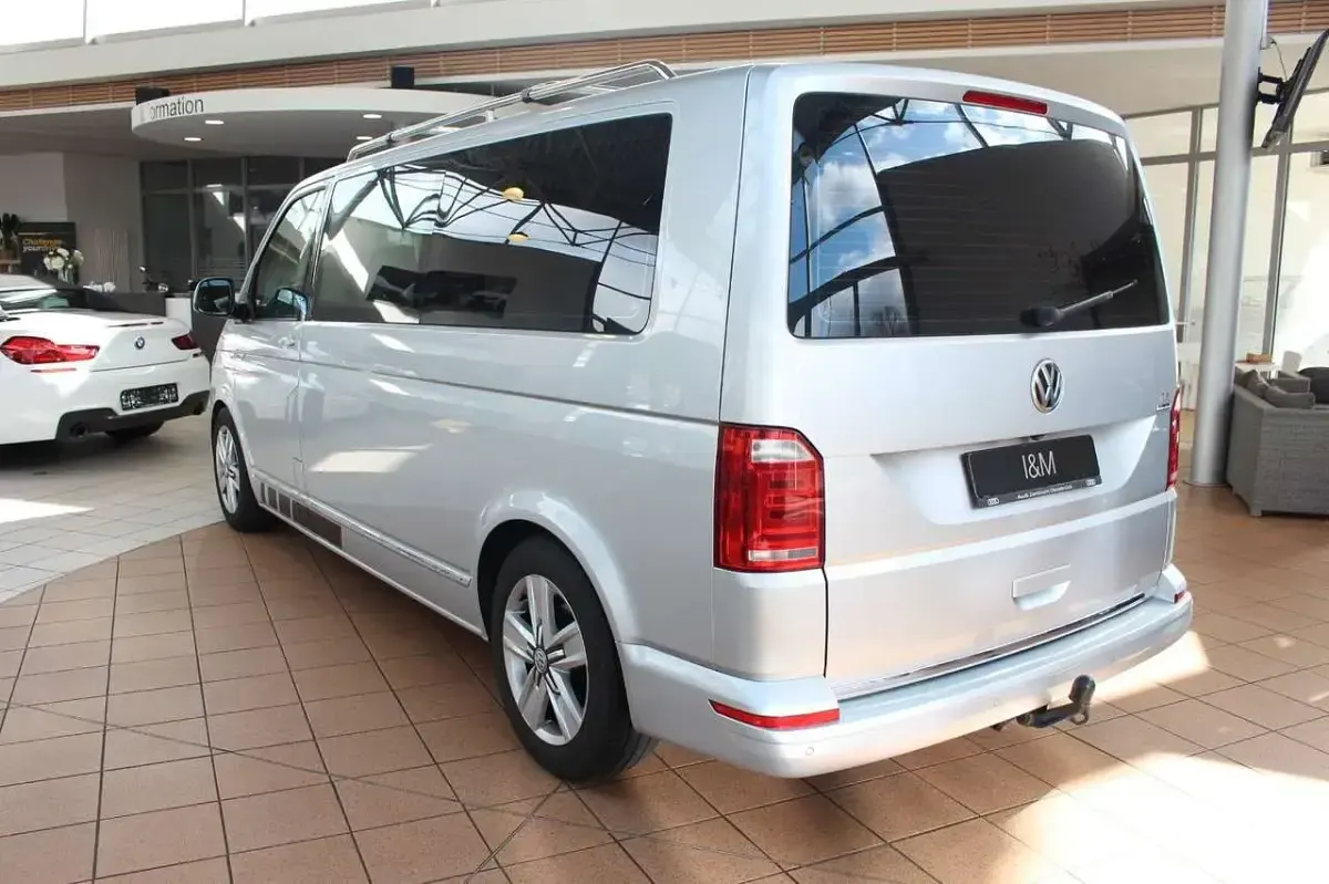Gebraucht VW Caravelle 204 PS (150 kW) 2016 Reflexsilber Van