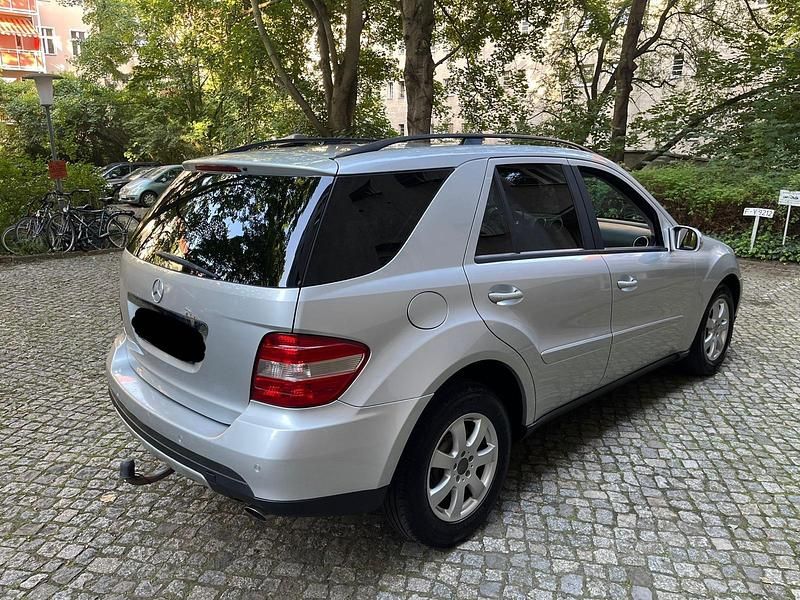 Silber Gebraucht 2006 Mercedes ML280 SUV | 4.500 € - Bild 1/4