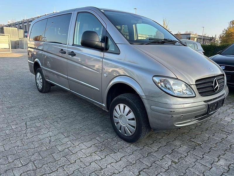 Gebraucht Mercedes Vito 109 PS (80 kW) 2009 Braun Van