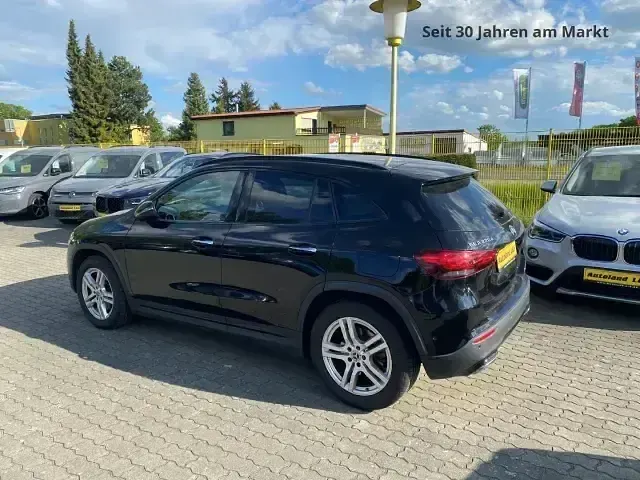 Gebraucht Mercedes GLA220 190 PS (139 kW) 2023 Nachtschwarz SUV