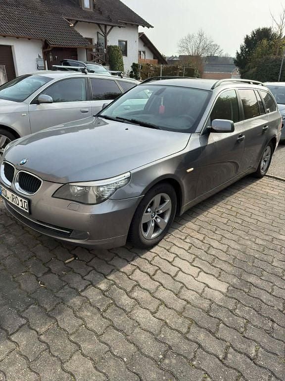 Gebraucht BMW 520 177 PS (130 kW) 2008 Grau Limousine