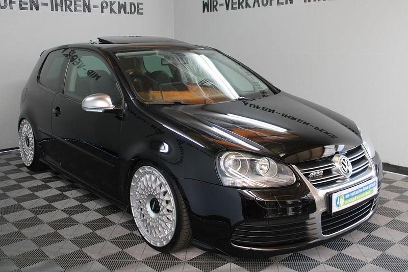 Schwarz Gebraucht 2006 VW Golf V R Limousine | 13.500 € - Bild 1/4