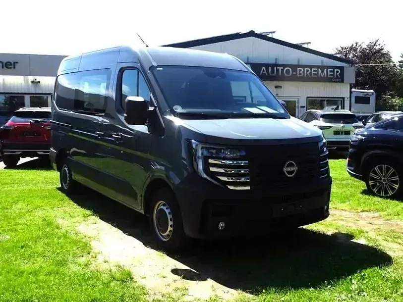 Gebraucht Nissan Interstar N-Connecta 150 PS (110 kW) 2025 Grey urban Van