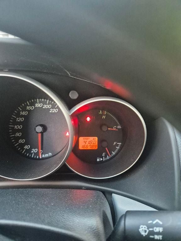 Gebraucht Mazda 3 Active 105 PS (77 kW) 2005 Rot Limousine