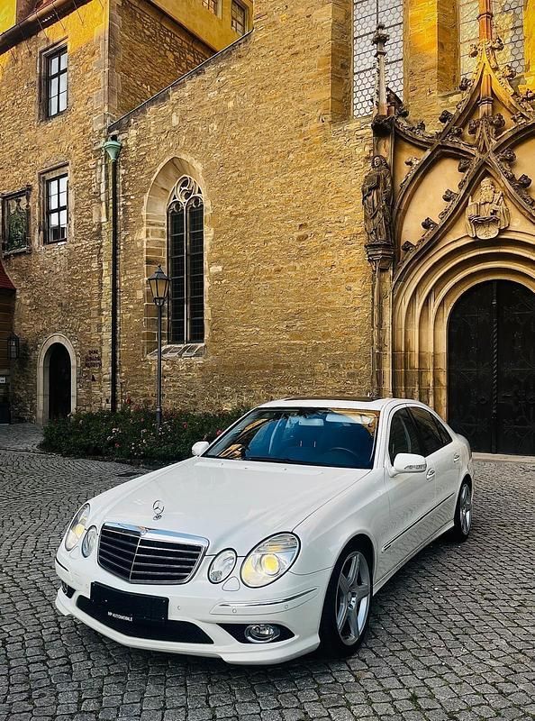 Weiß Gebraucht 2006 Mercedes E550 Avantgarde Limousine | 24.999 € - Bild 1/4