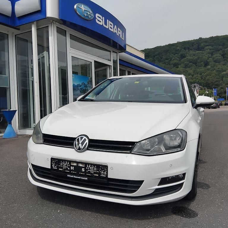Weiß Gebraucht 2013 VW Golf VII Limousine | 8.980 € (Etwas zu teuer) - Bild 1/4