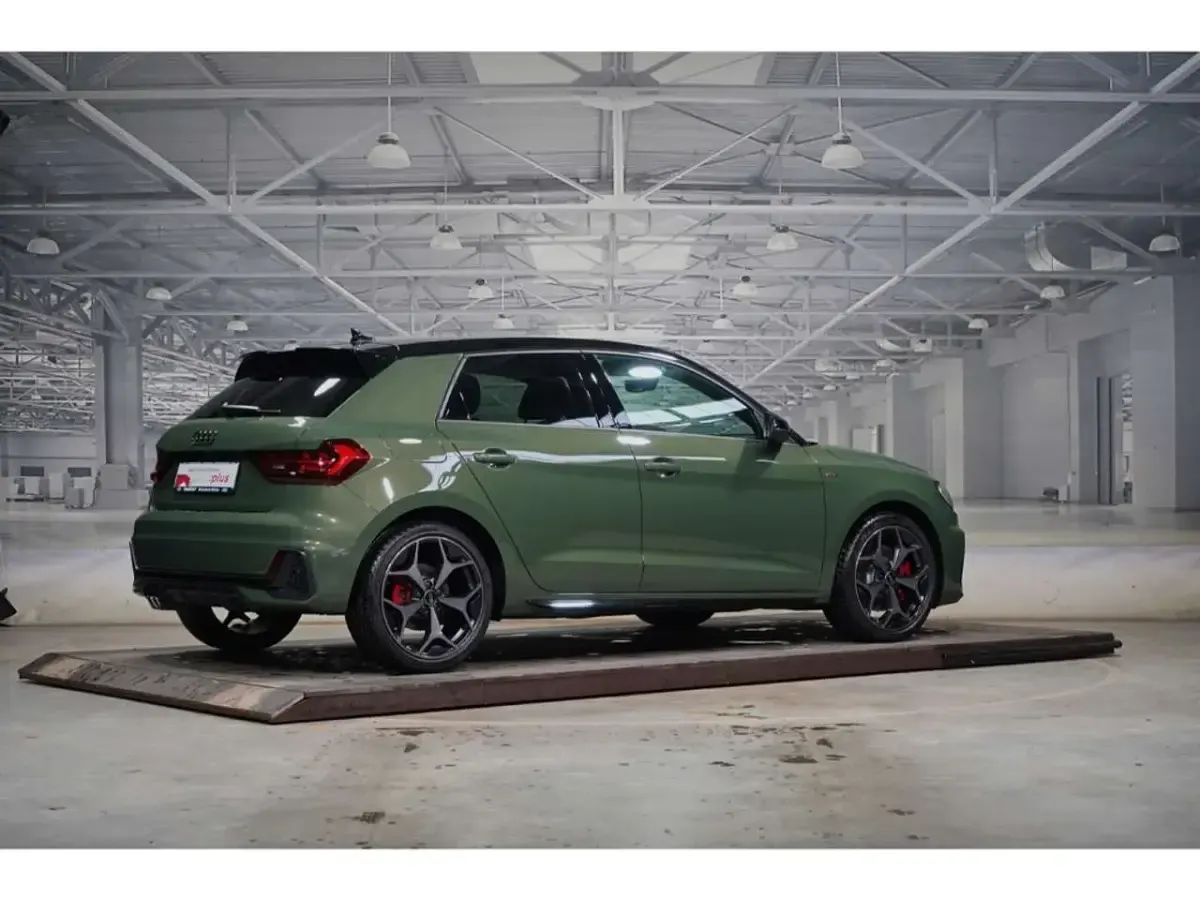 Gebraucht Audi A1 Sportback S-Line 207 PS (152 kW) 2025 Distriktgrün metallic Kleinwagen