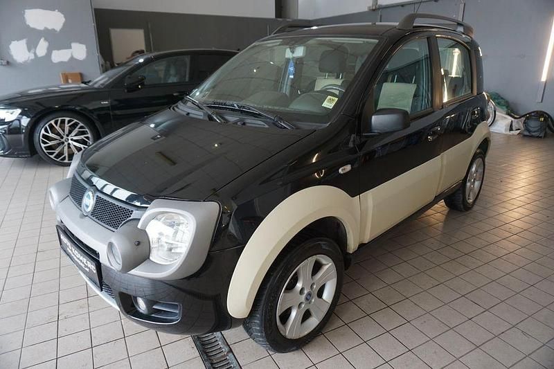 Schwarz Gebraucht 2006 Fiat Panda 4x4 Cross Kleinwagen | 4.950 € (Fairer Preis) - Bild 1/4