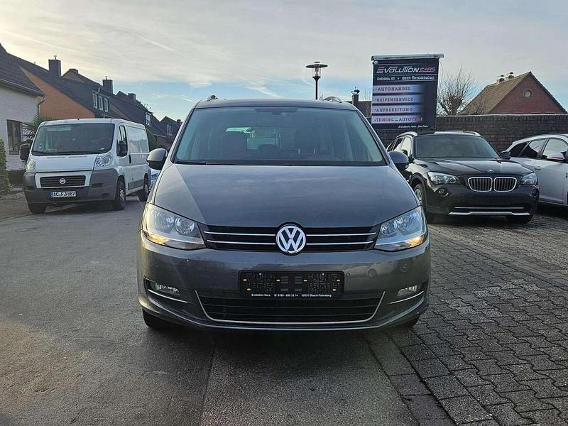 Gebraucht VW Sharan Highline 150 PS (110 kW) 2018 Indiumgrau metallic Van / Kleinbus