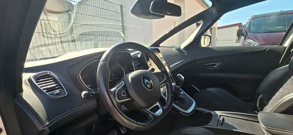 Gebraucht Renault Grand Scénic IV Black Edition 160 PS (117 kW) 2022 Weiß Van / Kleinbus