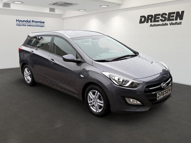 Gebraucht Hyundai i30 Classic 101 PS (74 kW) 2015 Grau Kombi