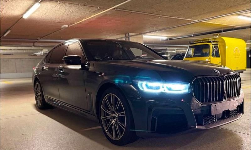 Gebraucht BMW 750 Comfort Edition 530 PS (389 kW) 2019 Grau Limousine