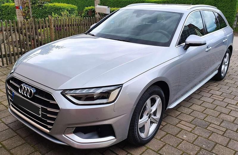 Silber Gebraucht 2022 Audi A4 Advanced Kombi | 29.700 € (Fairer Preis) - Bild 1/4
