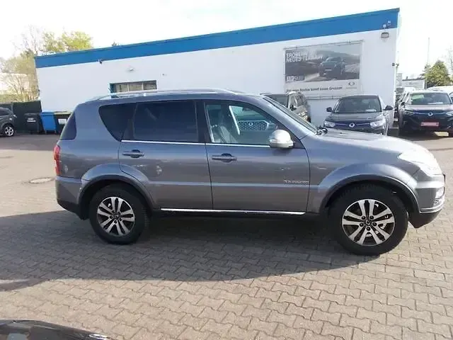 Usata SsangYong Rexton Quartz 155 CV (114 kW) 2015 Grigio SUV