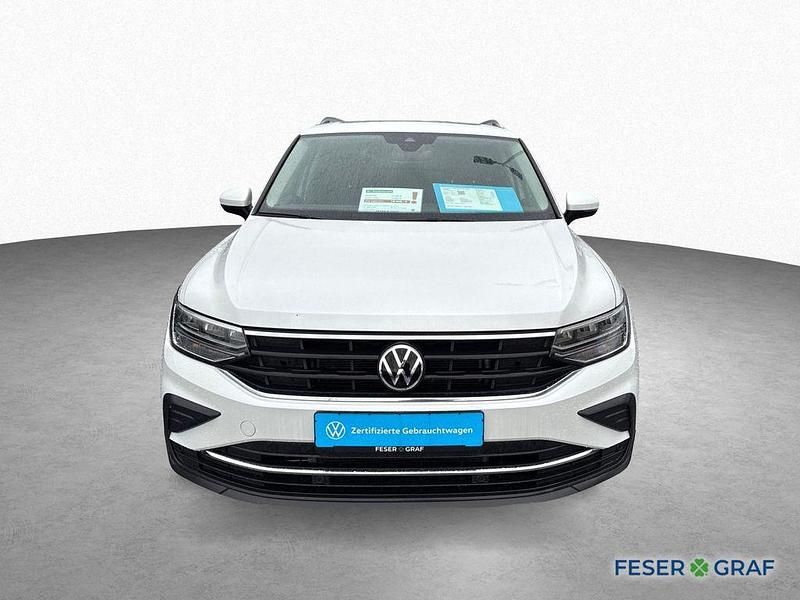 Gebraucht VW Tiguan Active 150 PS (110 kW) 2023 Oryxweiß perlmutteffekt SUV
