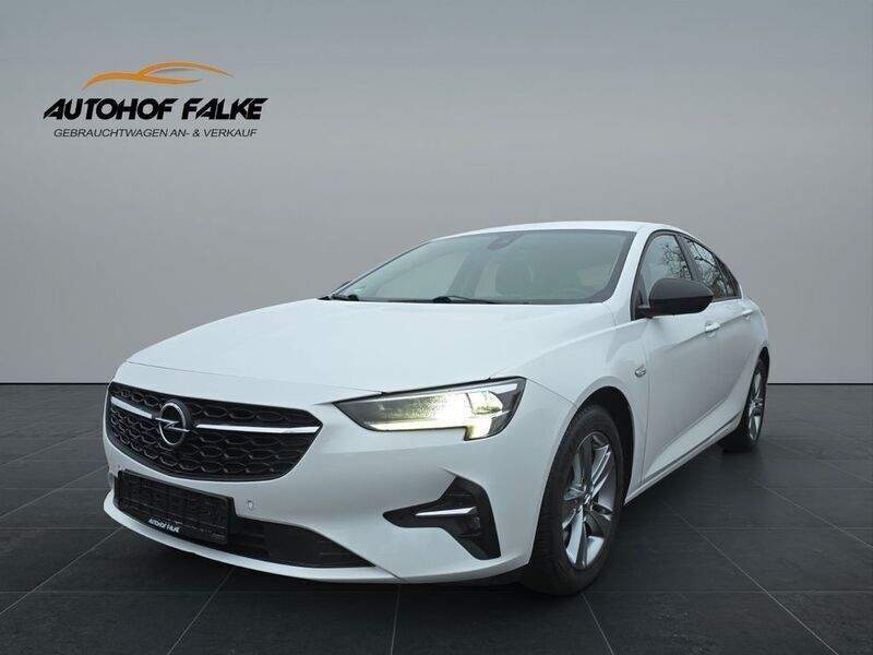 Weiß Gebraucht 2021 Opel Insignia Edition Limousine | 10.900 € (Fairer Preis) - Bild 1/4