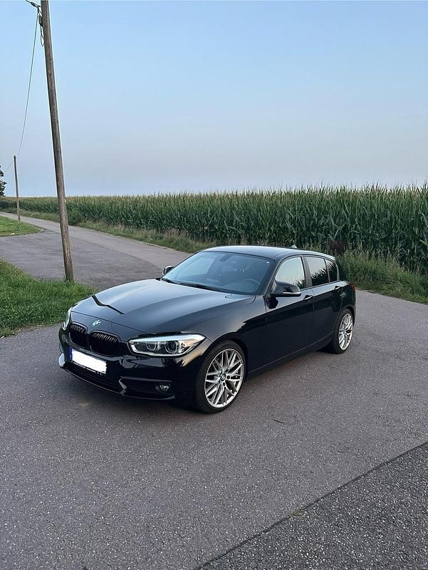 Schwarz Gebraucht 2019 BMW 118 Advantage Kleinwagen | 12.190 € (Fairer Preis) - Bild 1/4