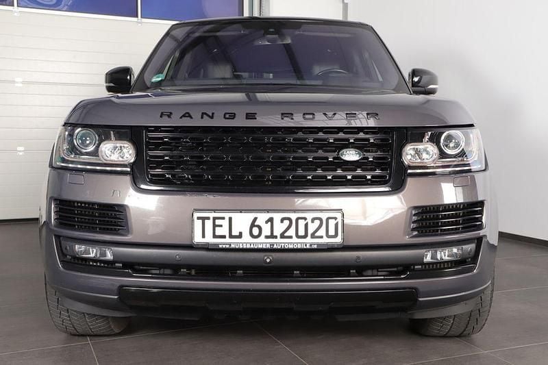 Grau Gebraucht 2016 Land Rover Range Rover Vogue SUV | 35.889 € (Superpreis) - Bild 1/4