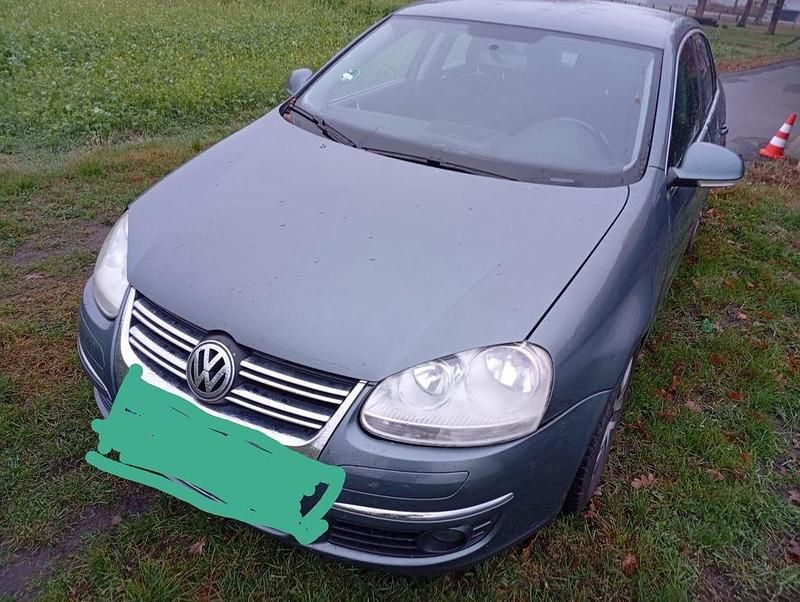 Grau Gebraucht 2006 VW Jetta Limousine | 1.650 € (Superpreis) - Bild 1/4