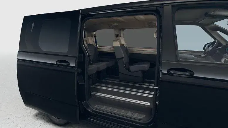 Neu VW Multivan Business 150 PS (110 kW) 2026 Deepblack perleffekt Van / Kleinbus