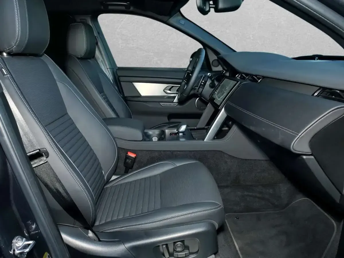Gebraucht Land Rover Discovery Sport SE Dynamic 269 PS (197 kW) 2025 Carpathian grey SUV