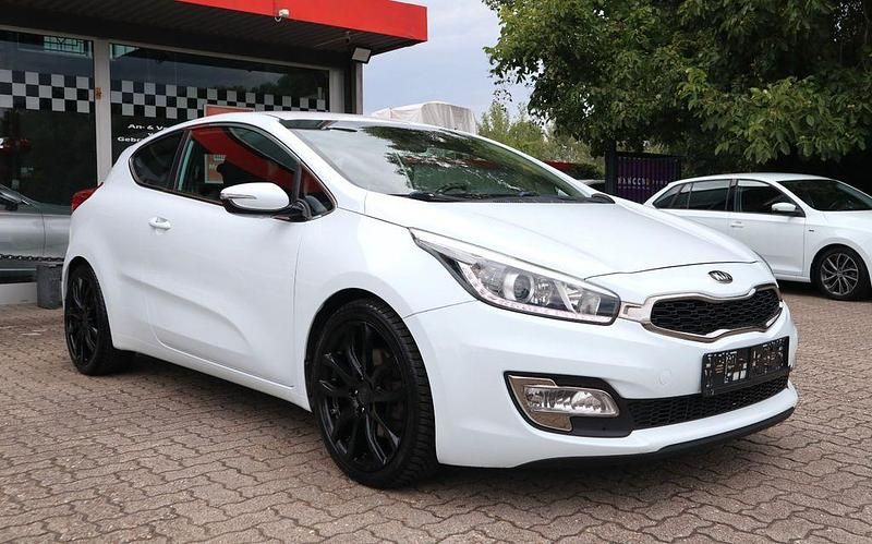 Weiß Gebraucht 2014 Kia ProCeed 2 Kleinwagen | 7.999 € (Fairer Preis) - Bild 1/4