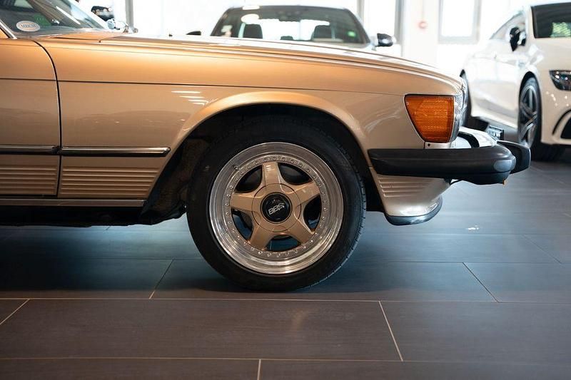 Second-hand Mercedes SL380 1981 Auriu Cabrio