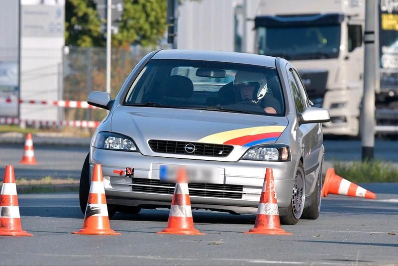 Gebraucht Opel Astra 101 PS (74 kW) 2002 Silber Kleinwagen